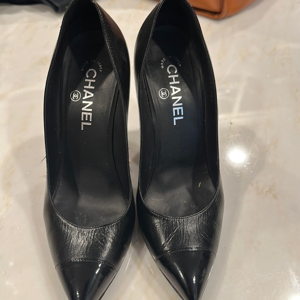 Chanel Pump 100% Authentic . 38 1/2